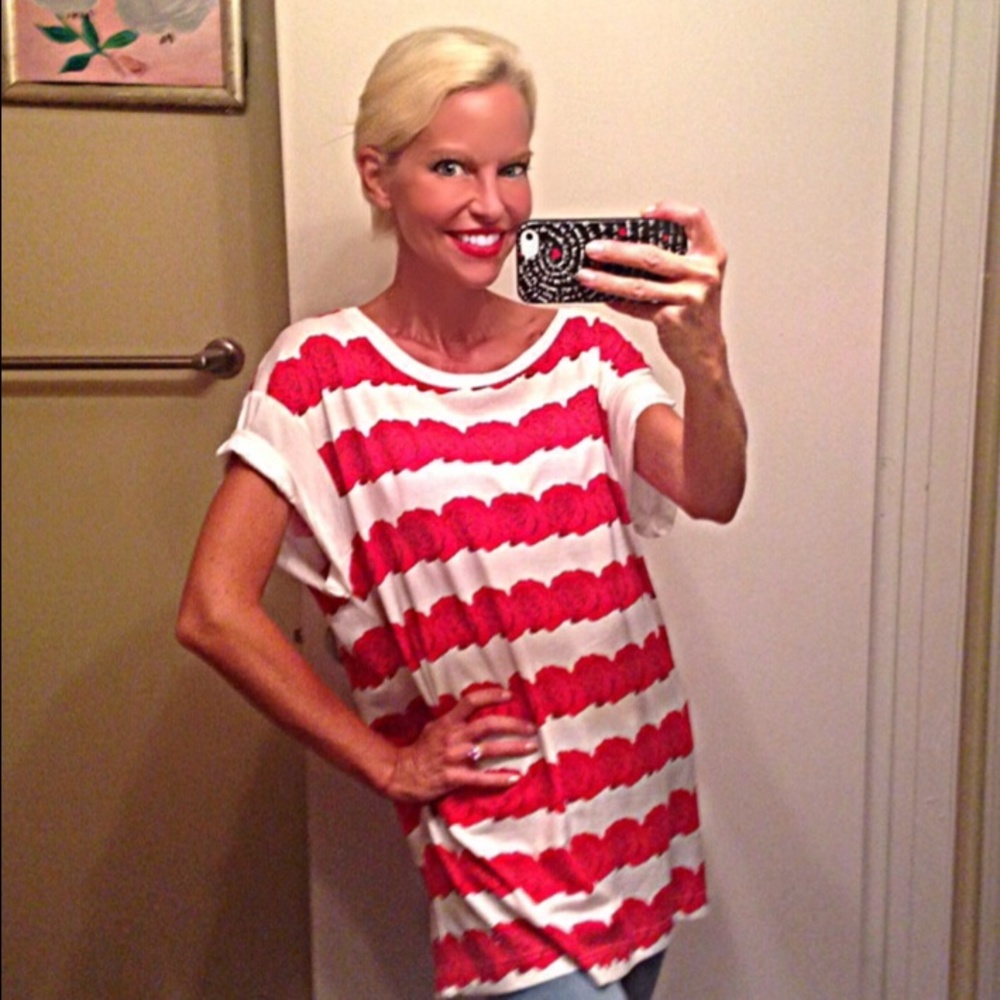 Philosophy "Roses" oversized tee- back!! -M